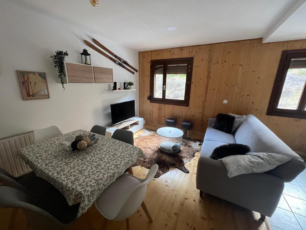 Apartamento Luga Castiello de Jaca Bagian luar foto
